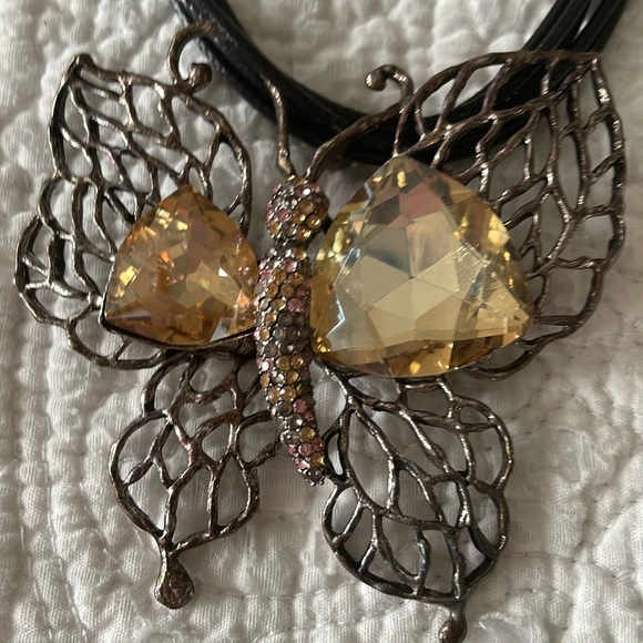 Butterfly necklace with yellow and pink stones. - Picture 5 of 5